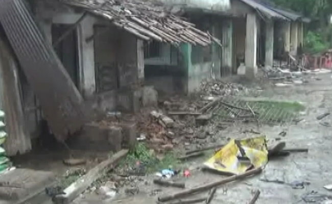 पश्चिम बंगाल के बशीरहाट में अब भी तनाव, बीजेपी नेताओं को वहां जाने से रोका गया