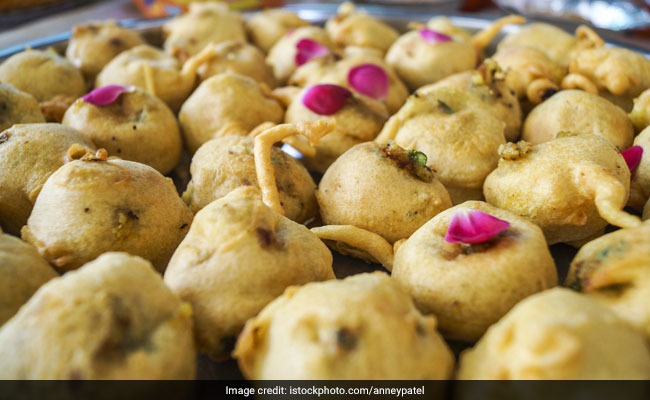 Batata Bhaji Pav: A Lip-Smacking Variant of Maharashtra's Famous Vada Pav
