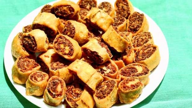 Chaklis, Chiwda to Bhakarwadi What Goes Into Making the Perfect  Maharashtrian Faral For Diwali - NDTV Food