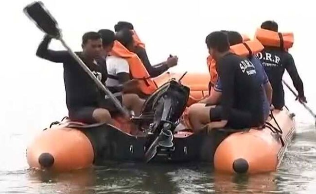 महाराष्ट्र : 11 लोगों को ले जा रही बोट वेना नदी में डूबी, दो की मौत, 6 की तलाश जारी