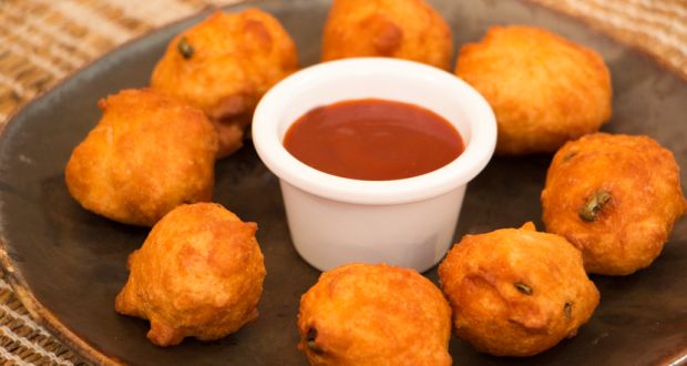 Move Over Pakodas, Try Karnataka's Bonda for Tea-Time