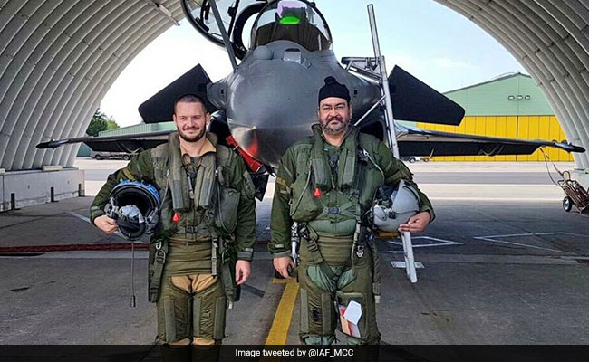 Indian Air Force Chief BS Dhanoa Flies Rafale Jet In France