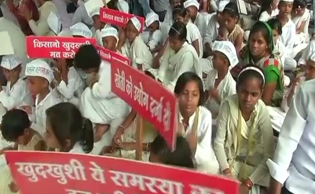 Losing parents to suicide, 40 Kids in Delhi highlight farmers' plight