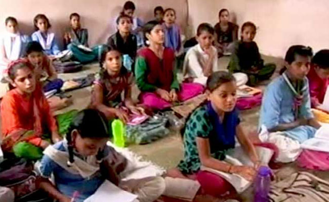 मध्य प्रदेश में ज्योतिष नहीं, बच्चों को पढ़ाएं ज्यामिति...