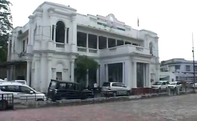 लखनऊ: 100 करोड़ कीमत वाली कांग्रेस दफ्तर की कोठी पर व्‍यापारी ने ठोंका दावा