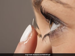 Eye Care Tips: कॉन्टेक्ट लेंस लगाने जा रहे हैं तो इन बातों का रखें खास ख्याल Eye Care Tips: कॉन्टेक्ट लेंस लगाने जा रहे हैं तो इन बातों का रखें खास ख्याल