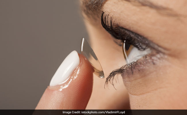 Contact Lens Health Week: आप भी पहनते हैं कॉन्टेक्ट लेंस तो जान लें ये जरूरी बातें, वरना पहुंच सकता है नुकसान Contact Lens Health Week: आप भी पहनते हैं कॉन्टेक्ट लेंस तो जान लें ये जरूरी बातें, वरना पहुंच सकता है नुकसान
