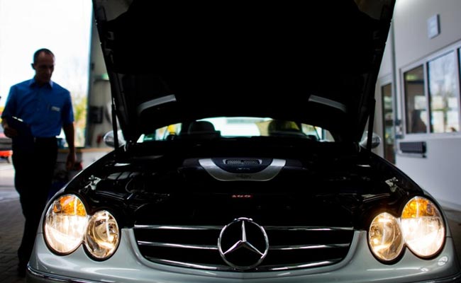 Daimler Recalls Million-Plus Vehicles Over Airbag Problems: Report