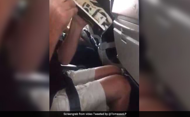 Watch: Passengers Soaked As Ceiling Leaks During Delta Flight