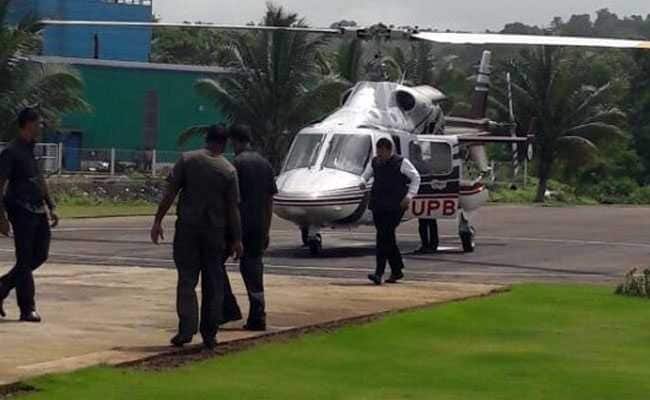 महाराष्‍ट्र : एक बार फिर बाल-बाल बचे देवेंद्र फडणवीस, सवार होने से पहले 2 फीट ऊपर उठा हेलीकॉप्‍टर
