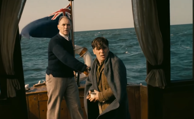 Dunkirk Movie Review Christopher Nolan Mounts A Massively Ambitious War Film