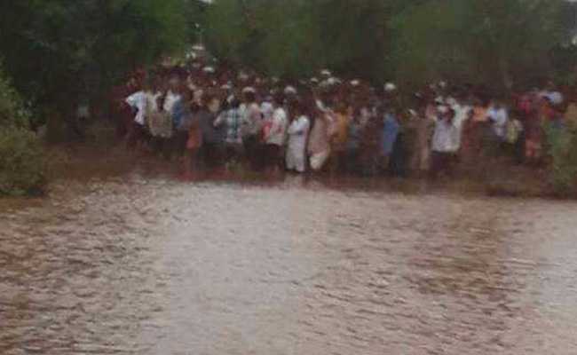 सिरोही जिले में बाढ़, कई गांवों का संपर्क टूटा