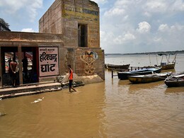 Ghaghra, Sharda River Flowing Above Danger Mark In Uttar Pradesh Ghaghra, Sharda River Flowing Above Danger Mark In Uttar Pradesh