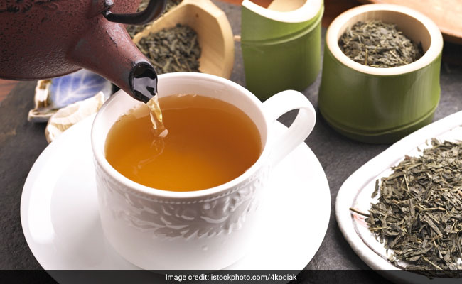 सही तरीके से पिएंगे ग्रीन टी तो पिघल जाएगा शरीर में जमा फैट, 1 महीने में दिखेगा गजब का असर सही तरीके से पिएंगे ग्रीन टी तो पिघल जाएगा शरीर में जमा फैट, 1 महीने में दिखेगा गजब का असर
