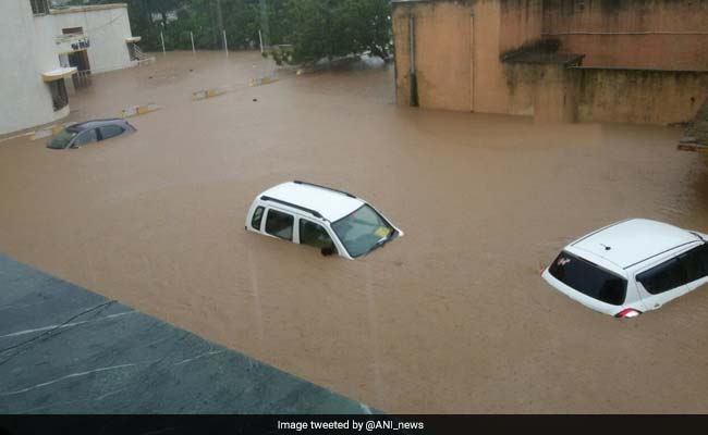 Heavy Rains Ravage Parts Of Gujarat, IAF Choppers Reach Flooded Areas