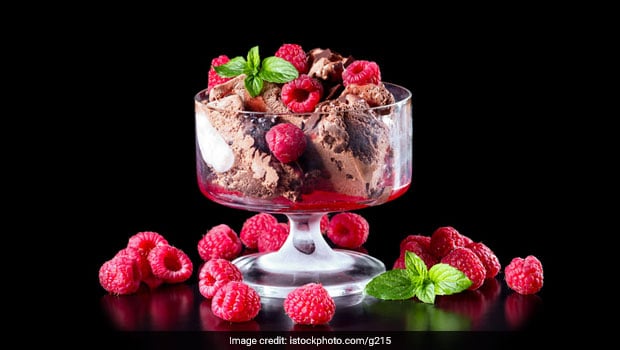 This Giant Sundae with 22 Scoops of Ice-Cream is a Fairy Tale Come Alive