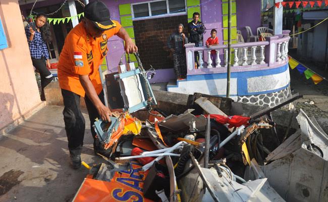 8 Rescuers Killed In Indonesian Helicopter Crash