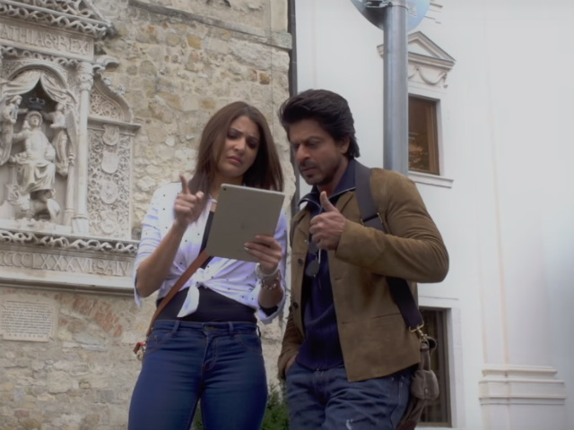 <I>Jab Harry Met Sejal</i> Mini Trail 5: Shah Rukh Khan, Please Help Anushka Sharma Find Her Ring, Will You?