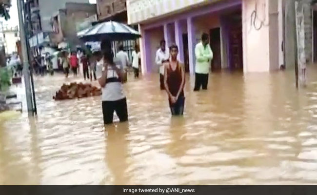 राजस्थान के चार जिले जलमग्न; भारी बारिश की आशंका, पश्चिम बंगाल में 12 लोगों की मौत