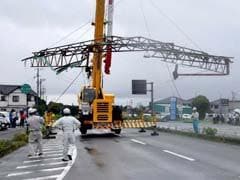 Japan Typhoon Grounds Flights, Injures 3
