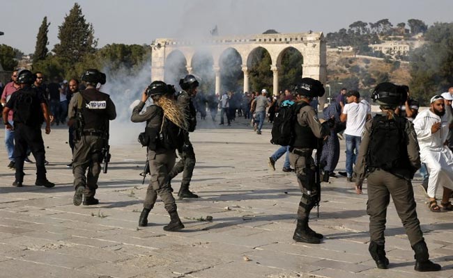 Clashes As Palestinians End Boycott Of Jerusalem Holy Site