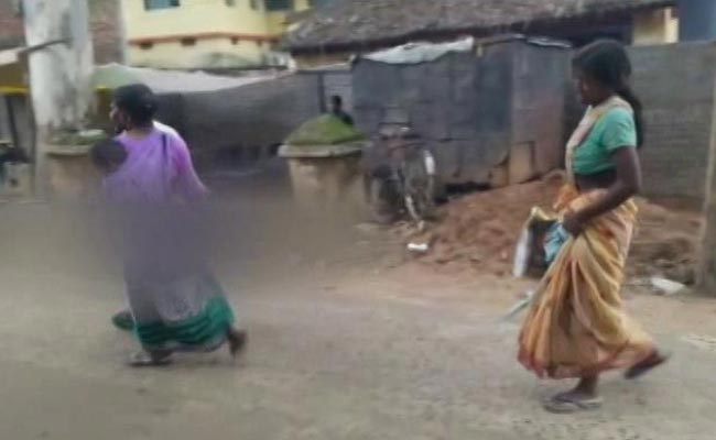 Refused A Hearse Van, Family Carries Body In Bedsheet, 2 Doctors Suspended