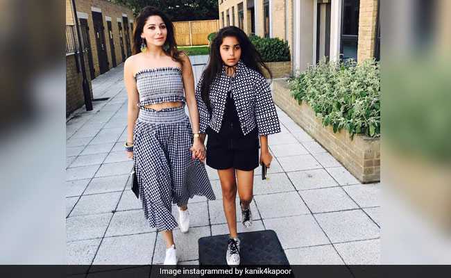 10 साल की हुईं कनिका कपूर की बेटी समारा, देखें तीनों बच्चों के साथ 'बेबी डॉल' सिंगर की फोटो