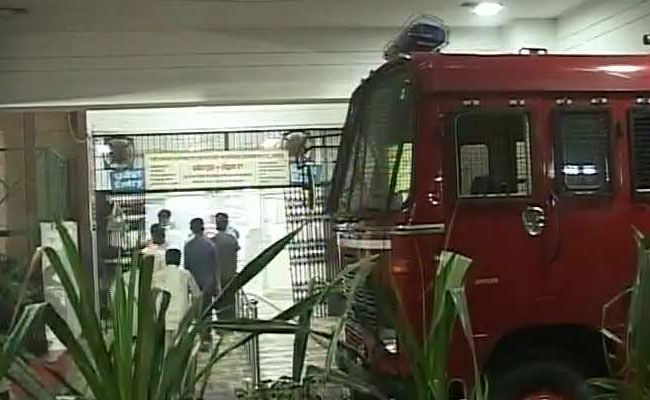 लखनऊ के केजीएमयू में भीषण आग से 5 ने गंवाई जान, सीएम ने किया दौरा