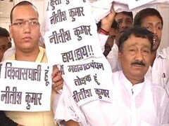 '<i>Aapko Sharam Nahi Aayi</i>?' Tejashwi Attacks Nitish Kumar, Sushil Modi