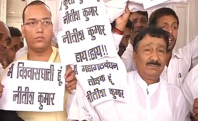 'Aapko Sharam Nahi Aayi?' Tejashwi Attacks Nitish Kumar, Sushil Modi