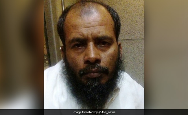 Lashkar Terrorist Saleem Khan Arrested From Mumbai Airport