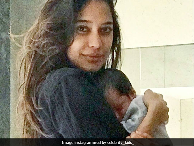 Lisa Haydon Shares New Picture Of Son Zack Lalvani. He Is Adorable