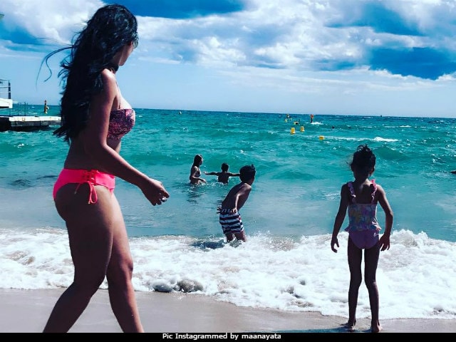 Sanjay Dutt's Daughter Trishala Commented On Maanyata's Beach Pic
