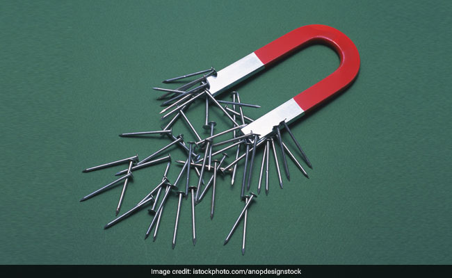 Imaging Breakthrough Reveals Magnets' Internal Patterns