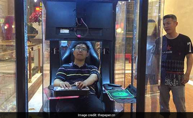 This Mall Has Resting Booths For Husbands While Wives Shop. Sexist Much?