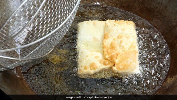 Watch: How To Make Mughlai Paratha - A Popular Dish From The Streets Of Kolkata