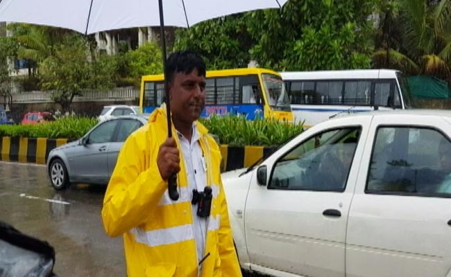 मुंबई : अब यातायात नियम तोड़ने की वालों की खैर नहीं, बॉडी कैमरे से लैस होगी मुंबई ट्रैफिक पुलिस