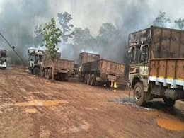 छत्तीसगढ़ : कांकेर में नक्सलियों ने मजदूरों को बंधक बनाकर 19 गाड़ियां में आग लगाई छत्तीसगढ़ : कांकेर में नक्सलियों ने मजदूरों को बंधक बनाकर 19 गाड़ियां में आग लगाई