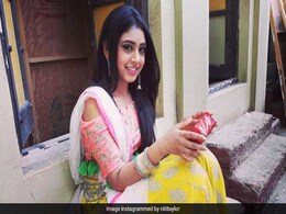 हमेशा फोन पर बिजी रहती थीं ये टीवी एक्ट्रेस, परेशान मेकर्स ने लिया यह फैसला.... हमेशा फोन पर बिजी रहती थीं ये टीवी एक्ट्रेस, परेशान मेकर्स ने लिया यह फैसला....