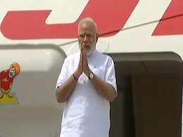 जी-20 शिखर सम्मेलन में हिस्सा लेने के लिए हैम्बर्ग पहुंचे प्रधानमंत्री मोदी, अमेरिका के विरोध में 'जोम्बी वॉक' जी-20 शिखर सम्मेलन में हिस्सा लेने के लिए हैम्बर्ग पहुंचे प्रधानमंत्री मोदी, अमेरिका के विरोध में 'जोम्बी वॉक'