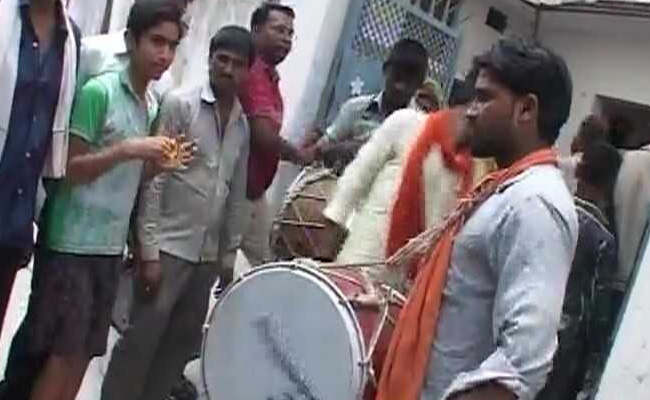 In Ram Nath Kovind's Hometown, DJ, Dance And Promise Of Free <i>Golgappas</i>