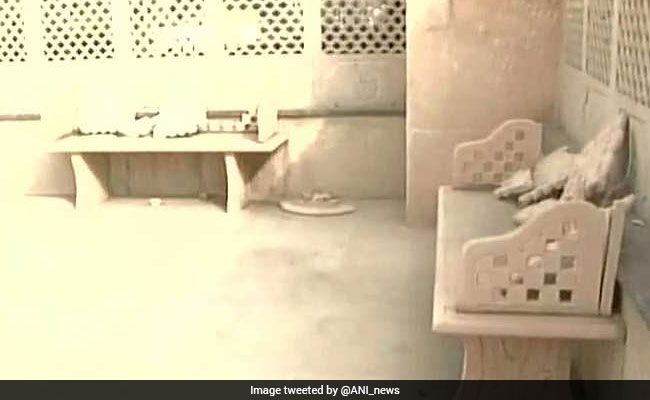 War Memorial Vandalised: Police Asks Citizens To Help Identify 'Miscreants'