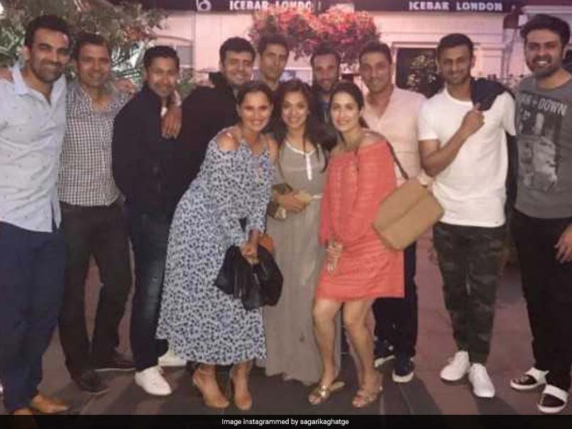 Zaheer Khan, Ashish Nehra Spotted With Sania Mirza and Shoaib Malik in London