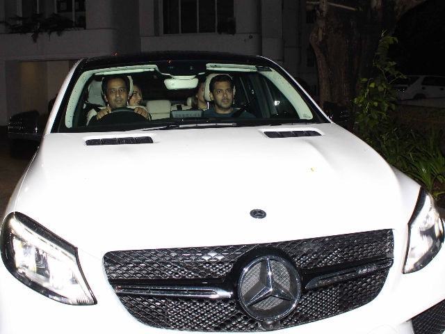 See The Car Salman Khan Was Reportedly Gifted By Shah Rukh Khan