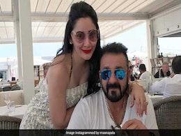 शादी के 15 साल में इतना बदल गए हैं संजय दत्त और मान्यता, वीडियो देख आपको भी नहीं होगा यकीन शादी के 15 साल में इतना बदल गए हैं संजय दत्त और मान्यता, वीडियो देख आपको भी नहीं होगा यकीन