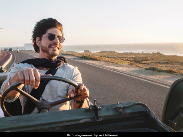 Shah Rukh Khan Claims He's 'So Pathetic In Relationships' That It's Funny