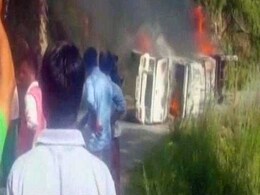 16 साल की लड़की से गैंगरेप और हत्या के बाद शिमला में लोगों का गुस्सा उफान पर 16 साल की लड़की से गैंगरेप और हत्या के बाद शिमला में लोगों का गुस्सा उफान पर