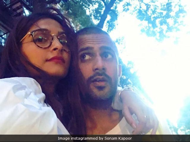 Sonam Kapoor To Rumoured Boyfriend: 'You Talkin To Me?' Fans Are Thrilled