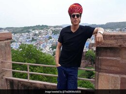 शाहरुख खान जोधपुर गए फिल्म का प्रमोशन करने, इन्होंने बना दिया टूरिस्ट गाइड शाहरुख खान जोधपुर गए फिल्म का प्रमोशन करने, इन्होंने बना दिया टूरिस्ट गाइड