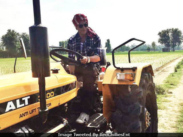 <i>Jab</i> Shah Rukh Khan Drove A Tractor In Punjab (Minus Anushka Sharma)